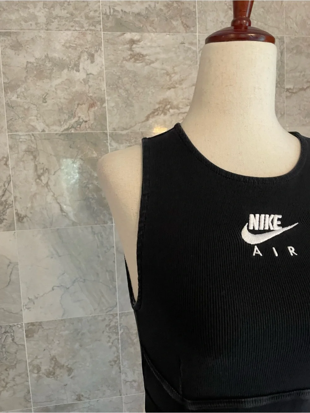 Nike Air Cropped Tank Top